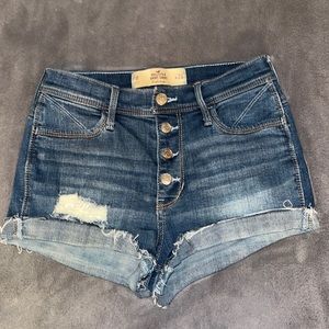 Hollister Short-Short High Rise Shorts. Size: 0